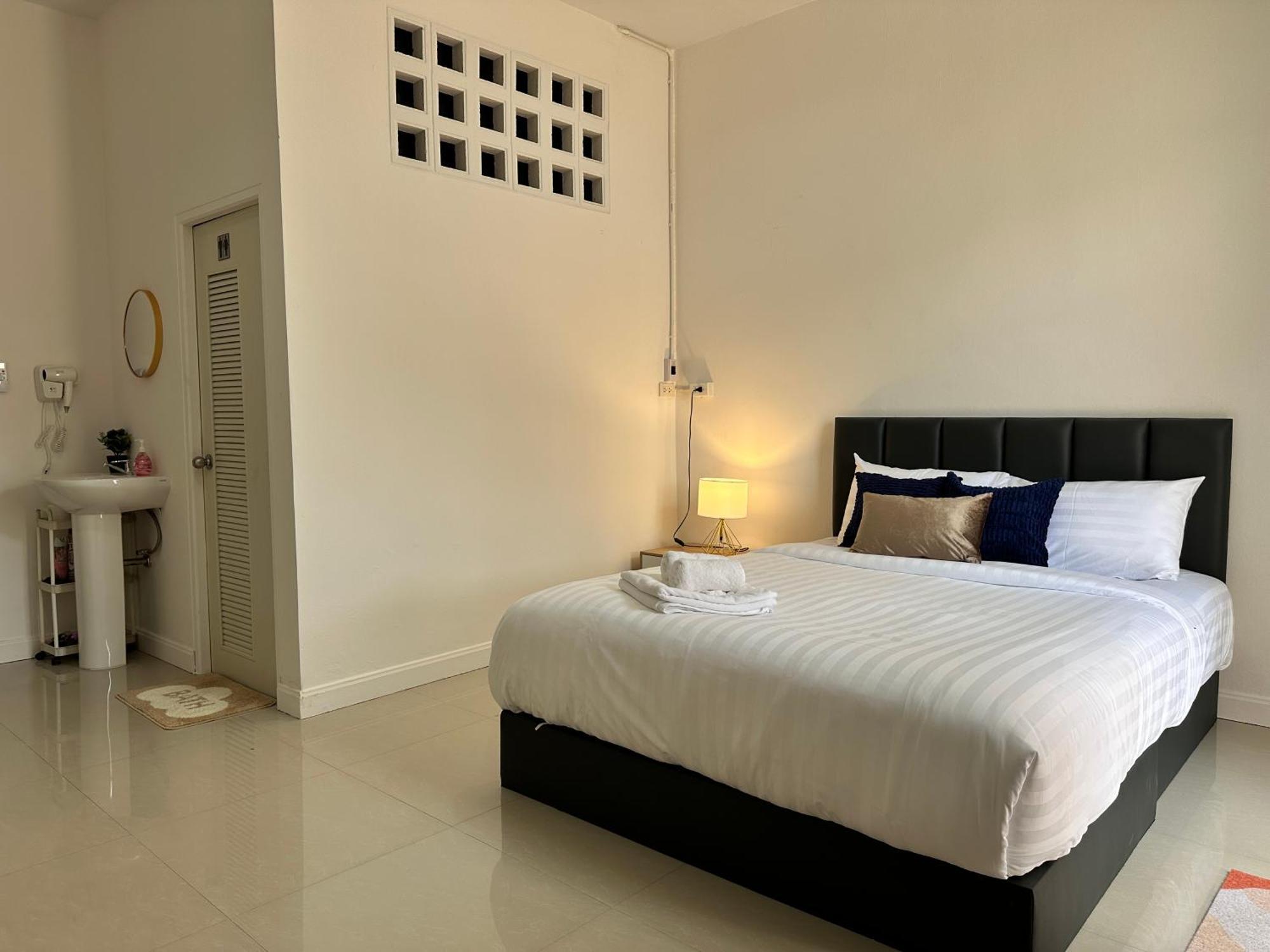 Home Living 8 At Hat Yai Ban Kho Hong Exteriör bild