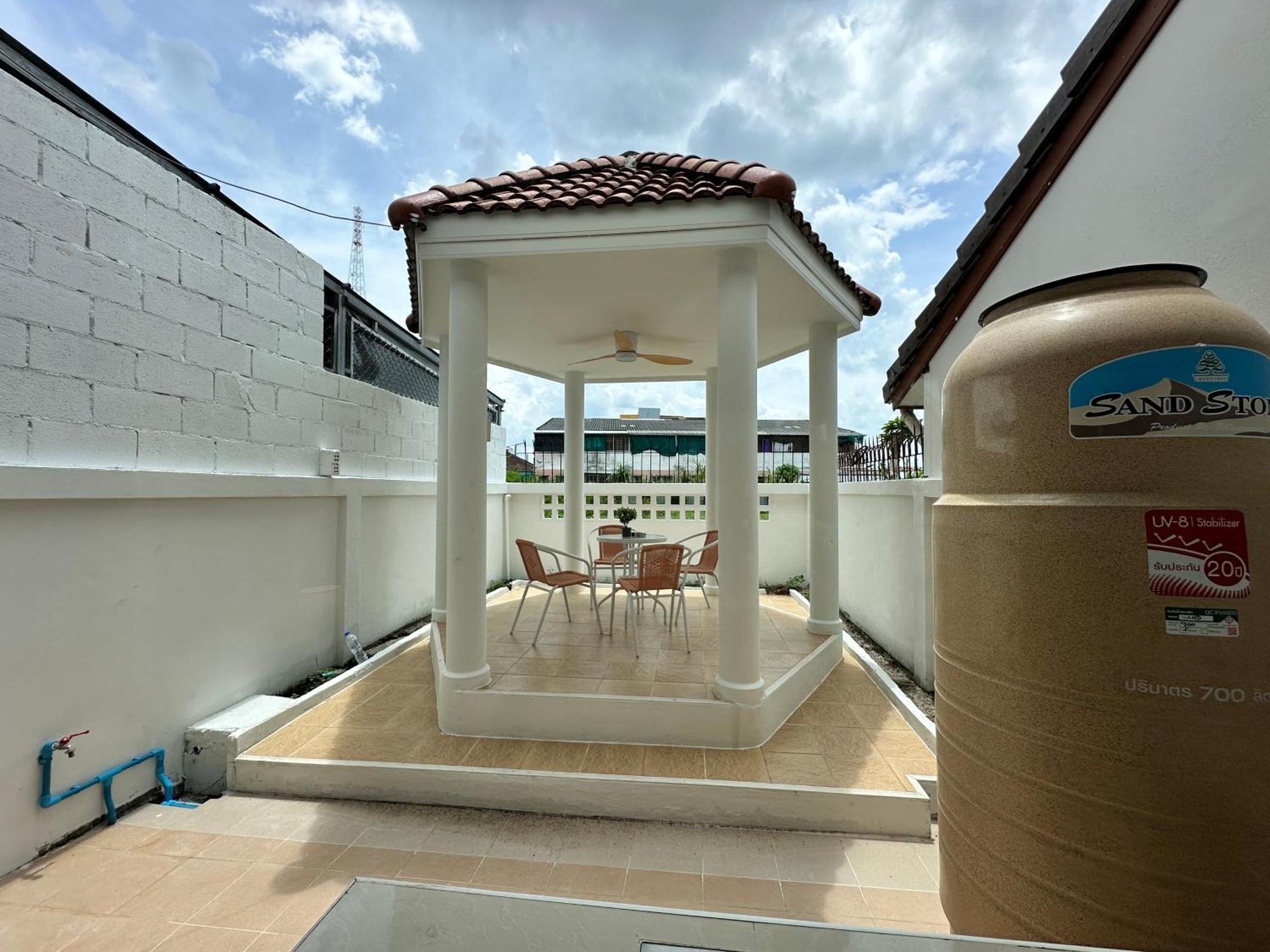 Home Living 8 At Hat Yai Ban Kho Hong Exteriör bild